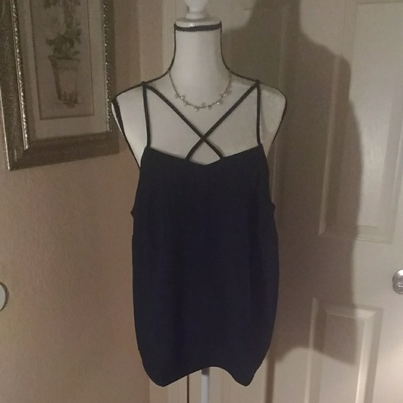 ๐HOST PICK๐Crossover Camisole - Picture 1 of 8